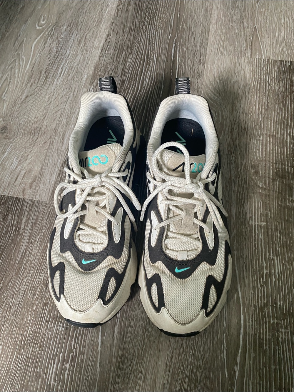Nike Cream, Black & Teal Runner Sneakers